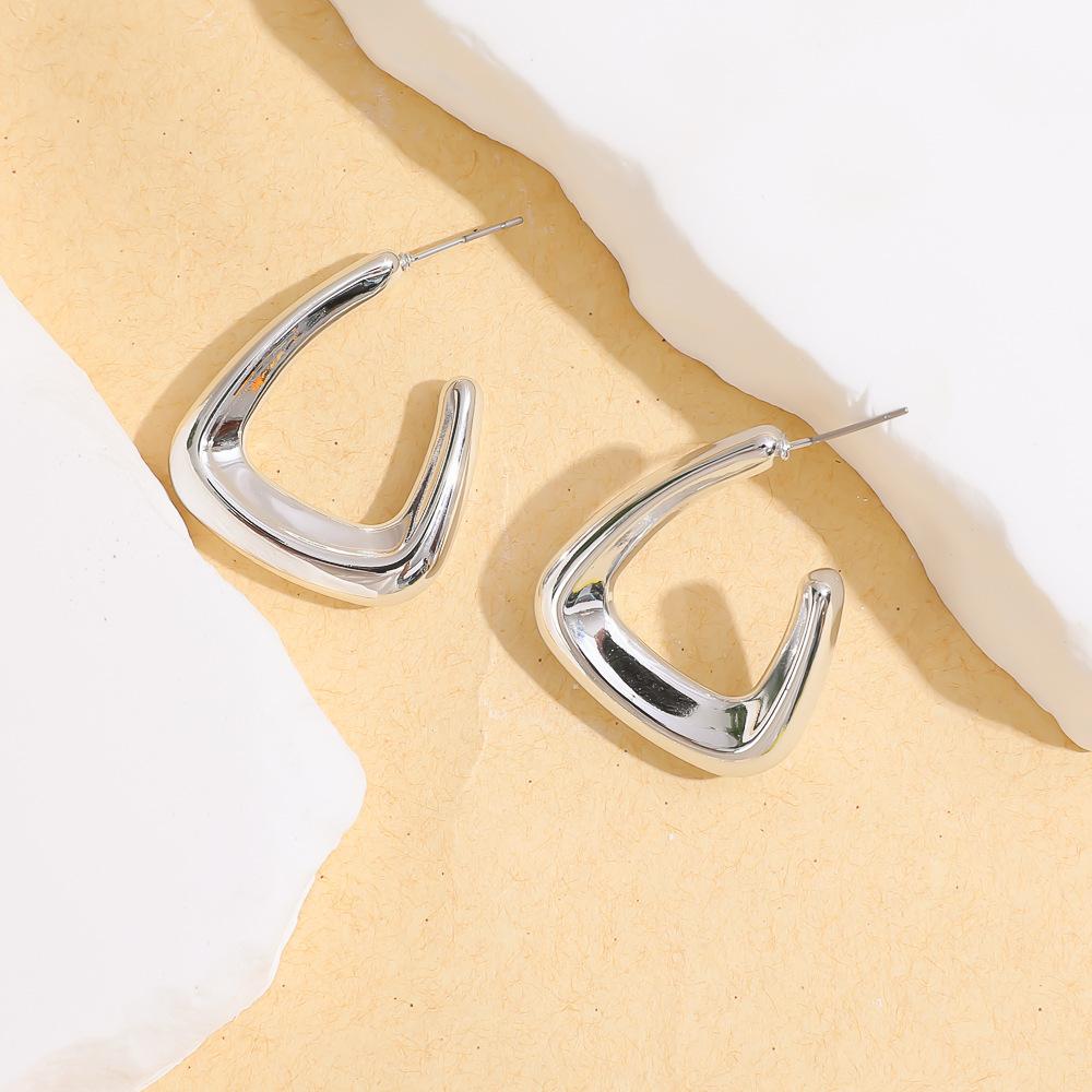 New Products Are Hot, Fashionable, Simple and Versatile, Hepburn Style Geometric Niche Earrings, Exquisite High-end Earrings.