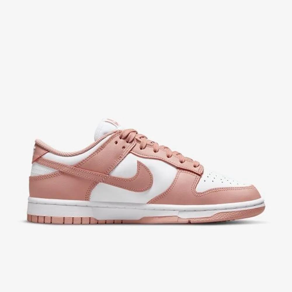 Women s Dunk Low Rose Whisper DD1503-118