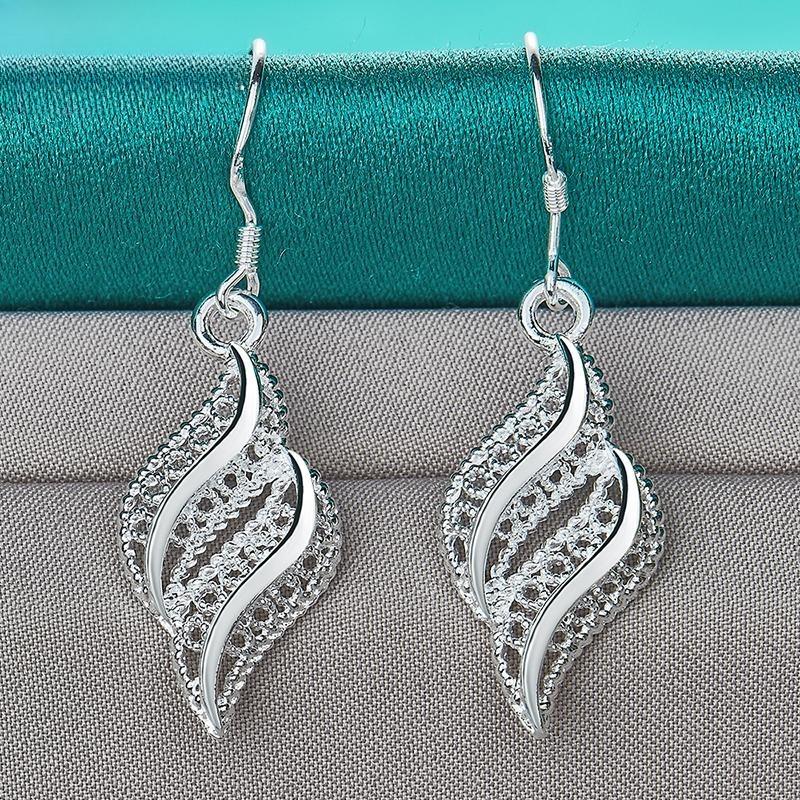 Elegant Leaf Design Clip Earrings in Polished 925 Sterling Silver