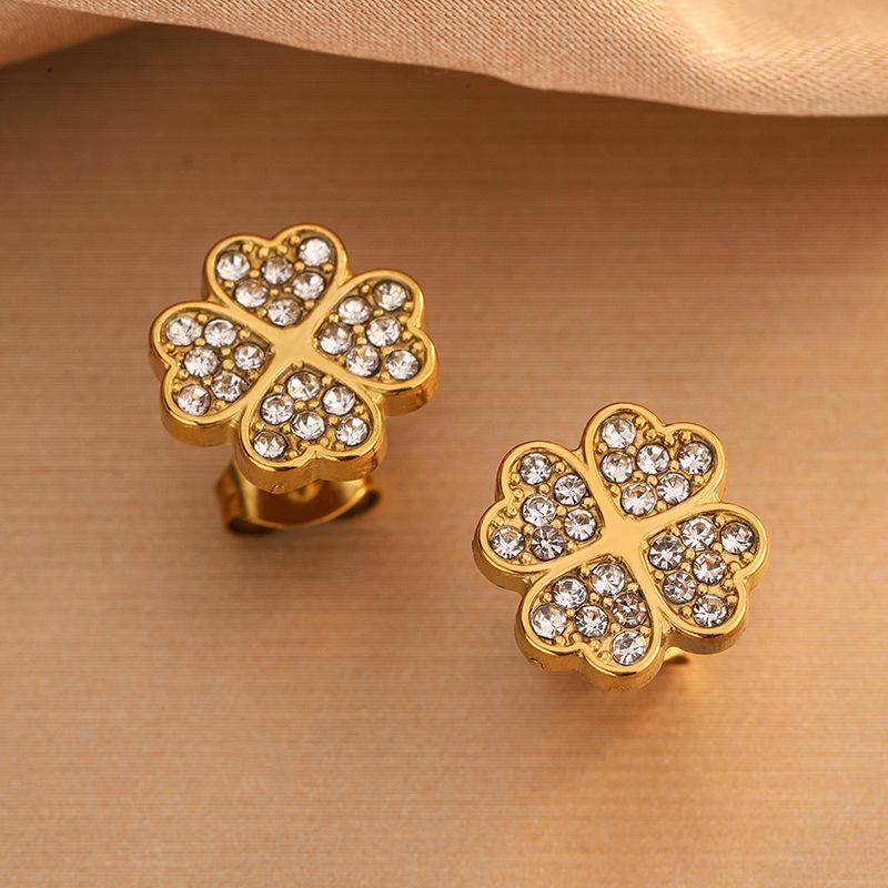 Four-leaf Clover Bracelet Necklace and Earring Set – A Luxurious and Sophisticated Titanium Steel Jewelry Set