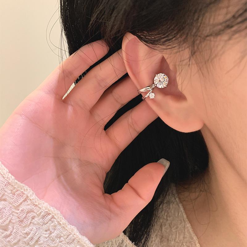 Super Flash Ear Cuff: Luxury, High-Quality, TikTok Hot Style, No Piercing Needed
