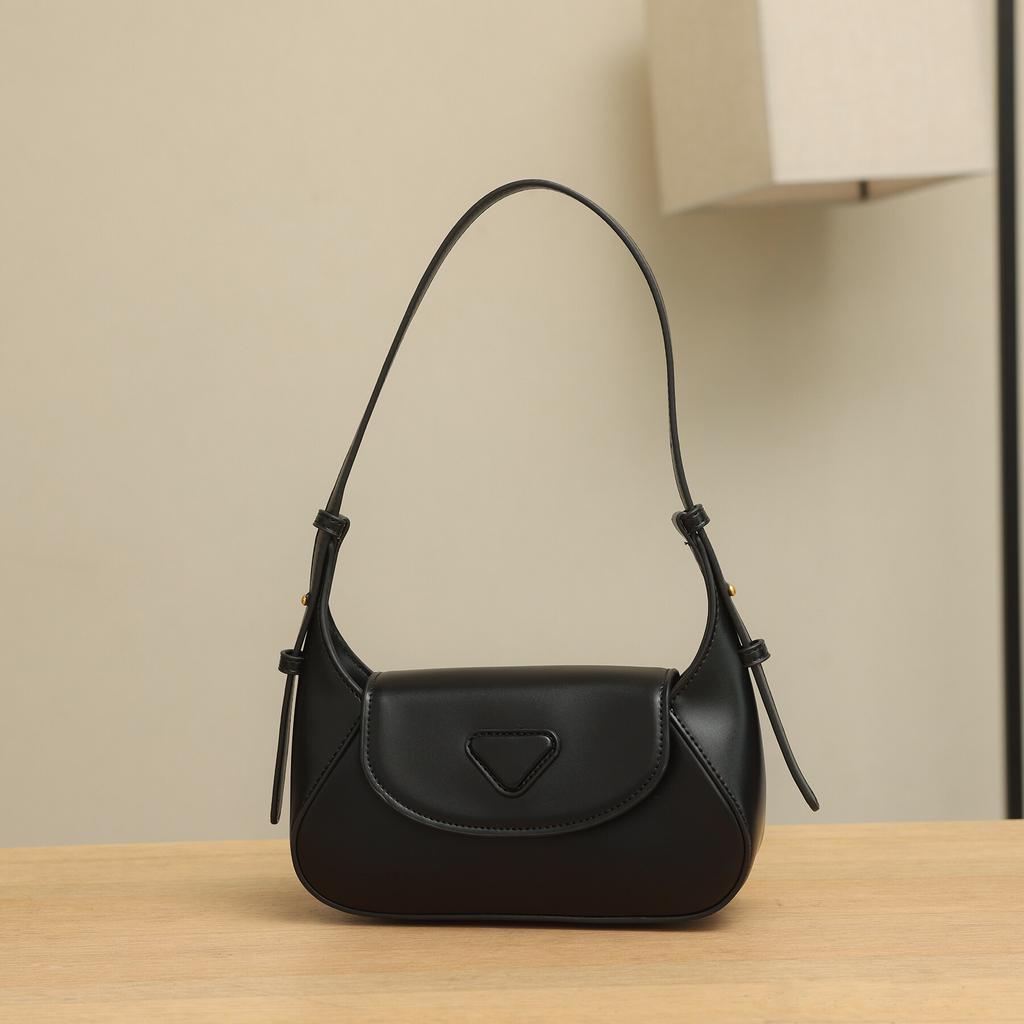 2024 Summer New Niche Design Elegant Underarm Baguette Bag for Women, Fashionable Versatile Shoulder and Crossbody Commuting Bag