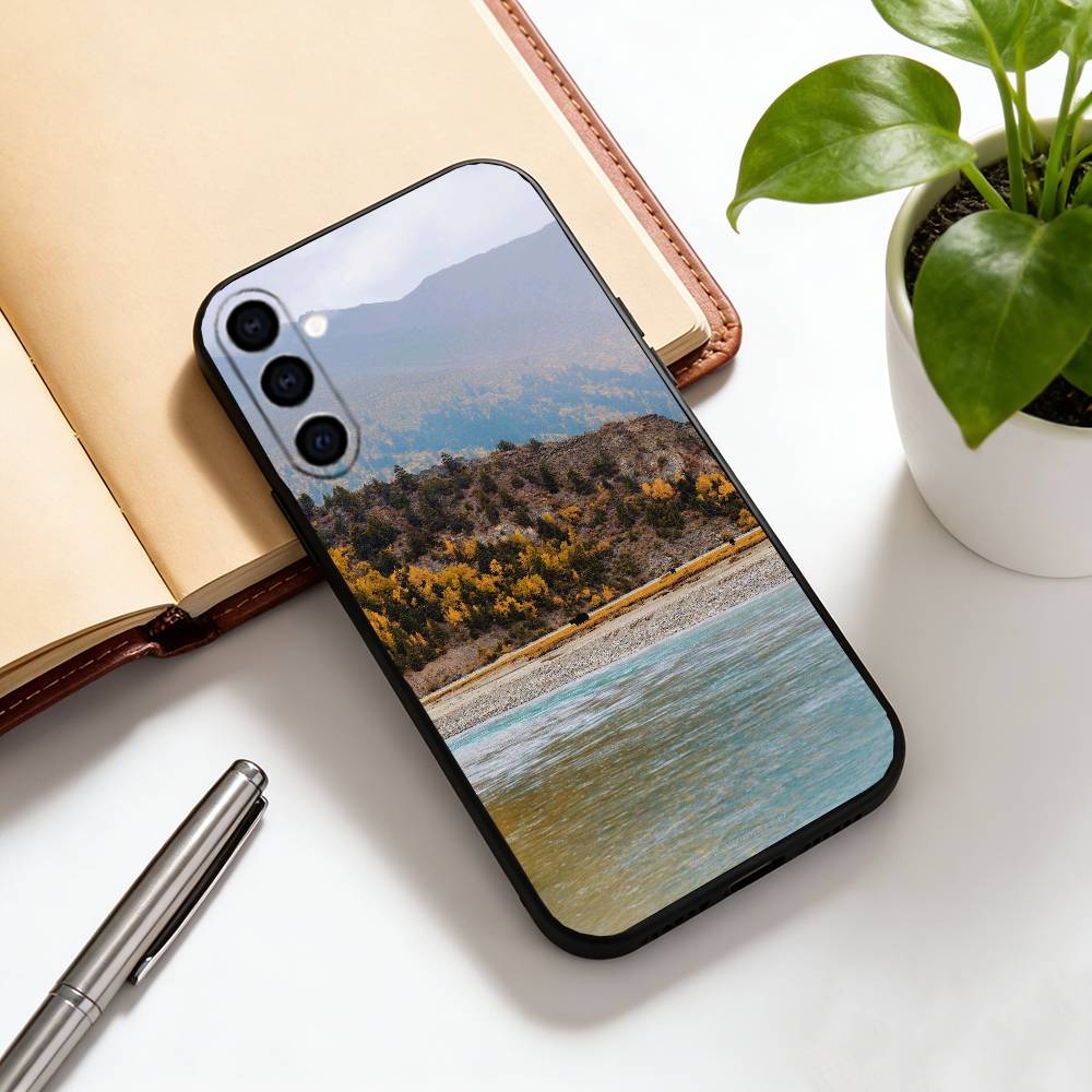 Schneebedeckter Berg Handyhülle Für Samsung Galaxy A73,A72,A71,A70,A53,A52,A51,Andere Weiche Schwarze Hülle