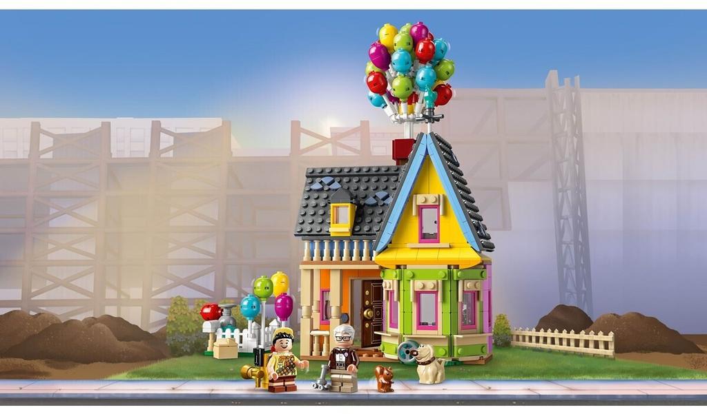 LEGO Constructor House Disney – Carl's House from the Movie "Up" (43217)
