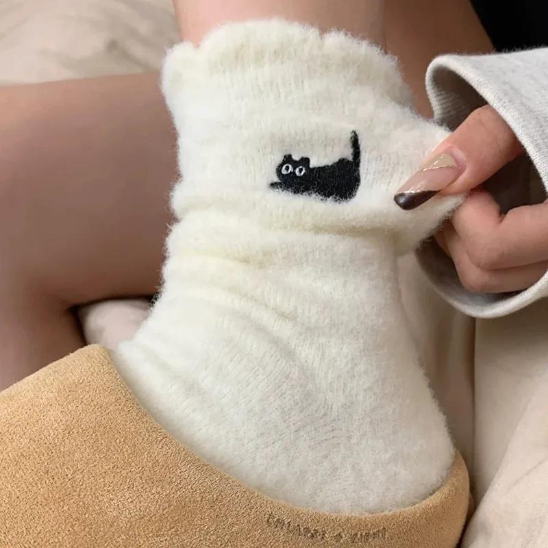 Women's Plush Sock Mink Fleece Socks For Women Autumn Winter Embroidery Cat Socks In Tube sock Thickened Sleeping Socks