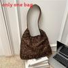 Modern Tote Bag With Special Material Large Capacity For Daily Commute And Street Style