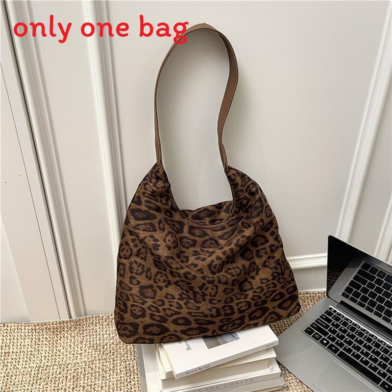 Modern Tote Bag With Special Material Large Capacity For Daily Commute And Street Style
