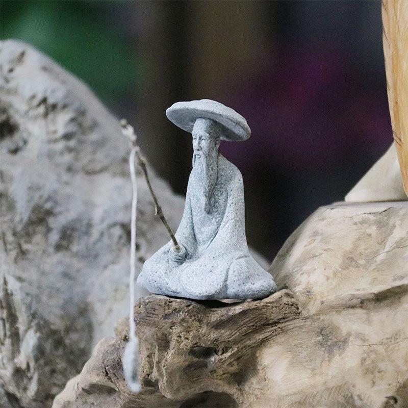 1 Stück Aquarium Mini Fischer Statue Asiatisch Zen Heimdekoration Aquarium Garten Sitzen Angeln Sandstein Vintage Ornament