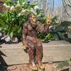 Middle Finger Sasquatch Figurine Resin Scissors Hands Savage Statue Sculpture Home Office Indoor Outdoor Garden Decoration Ornament