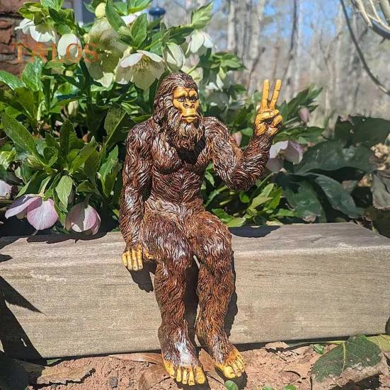 Middle Finger Sasquatch Figurine Resin Scissors Hands Savage Statue Sculpture Home Office Indoor Outdoor Garden Decoration Ornament