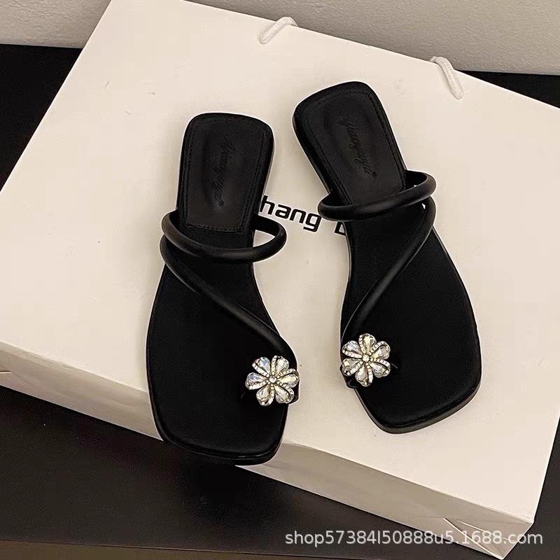 

Независимая станция квадратная голова однословные шлепанцы на плоской подошве новые европейские и американские больших размеров для улицы с открытым носком пляжные сандалии 35 чёрный