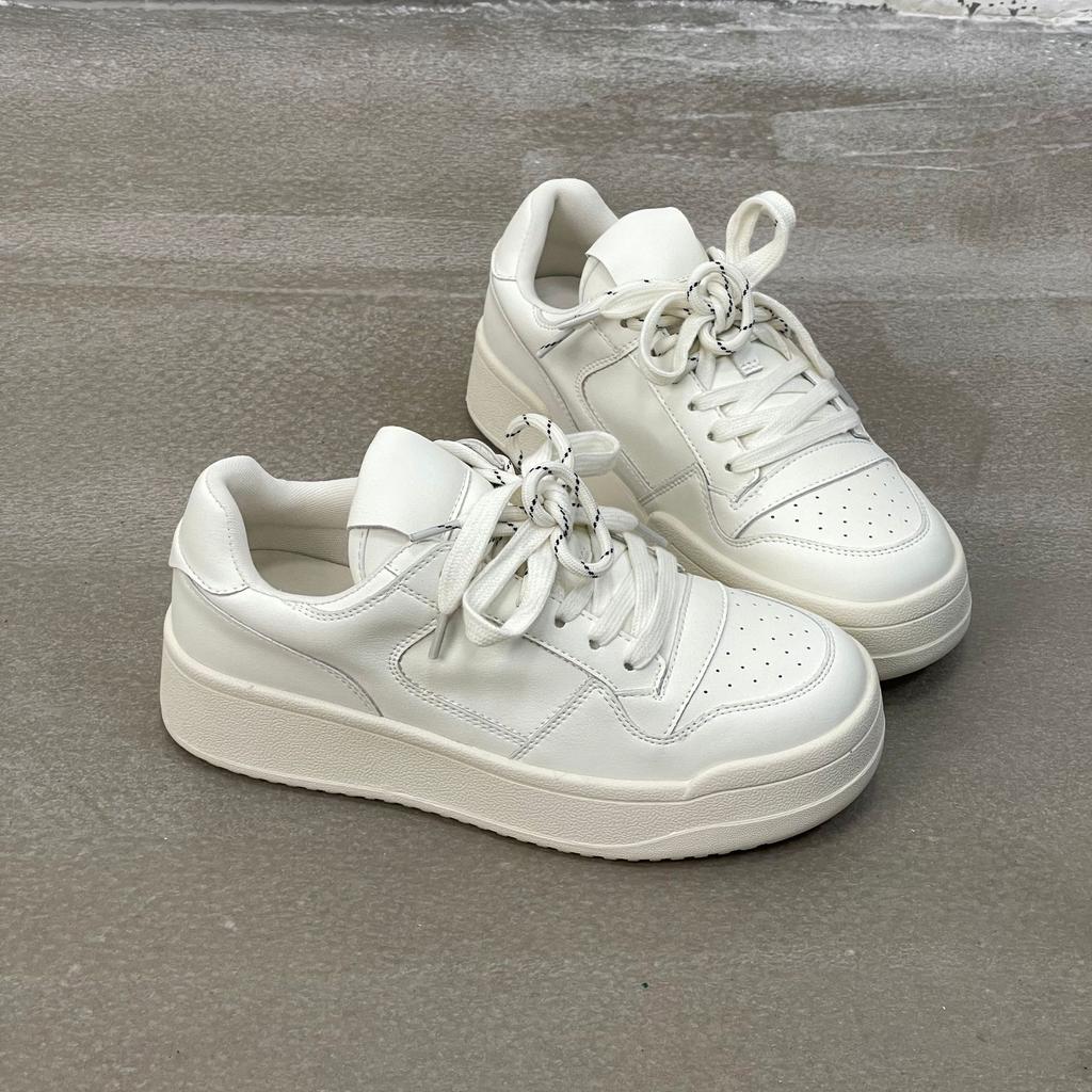 Genuine Leather Thick Sole White Shoes for Women  Autumn  Versatile Round Toe Sponge Cake Sole Lace-up Casual Board Shoes