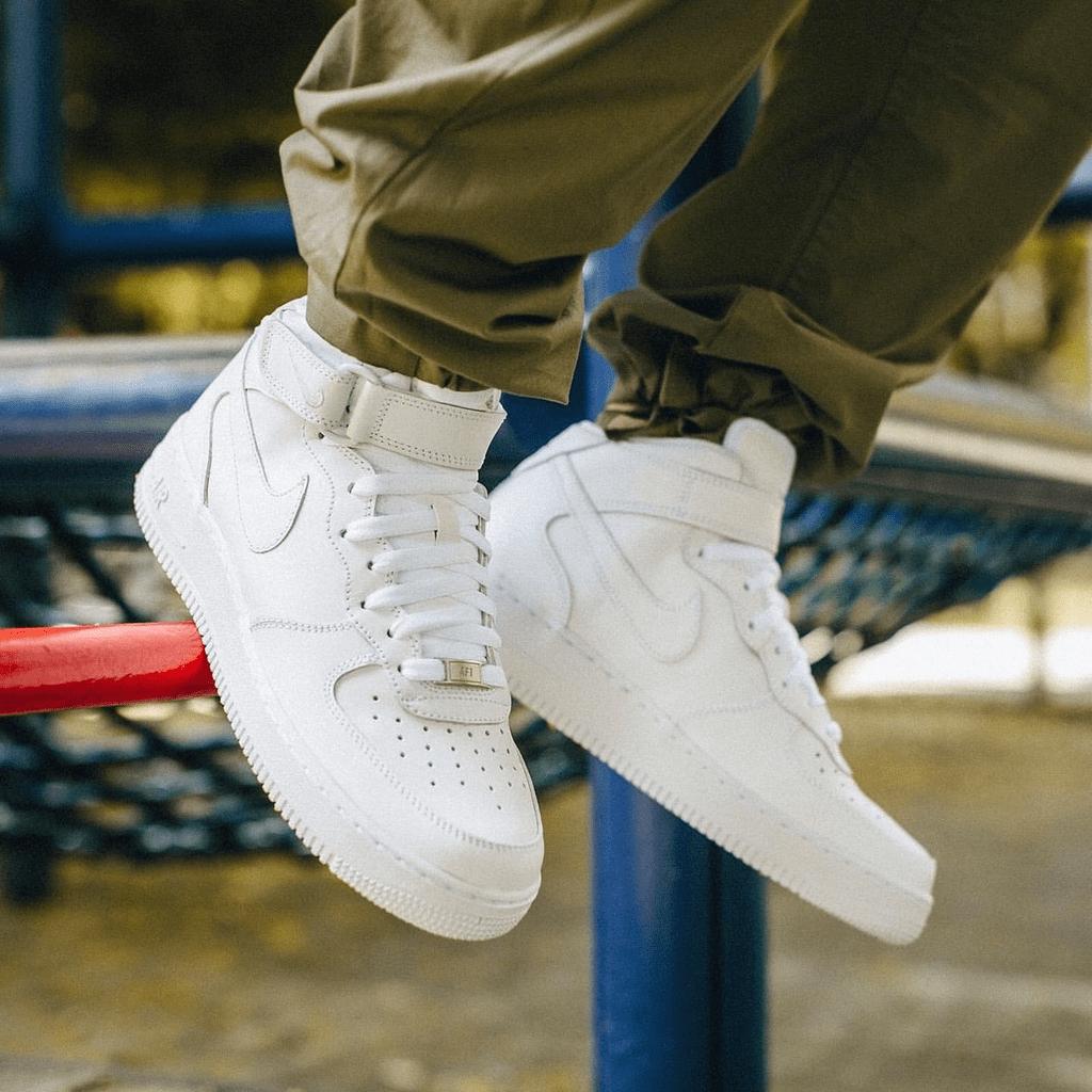 Nike Air Force 1 '07 Mid 'Triple White' Damen-Sneaker DD9625-100