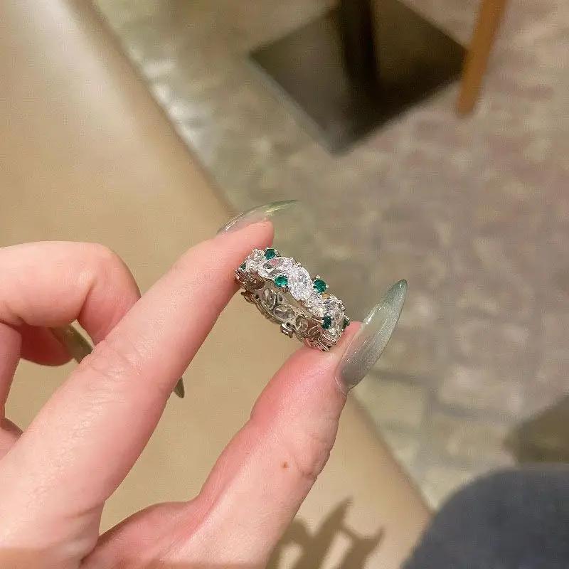 Retro Light Luxury   Inlaid Green Ring Diamonds Oval Slanted Pointed Crystals Ring Shining Trend Simple Party Jewelry