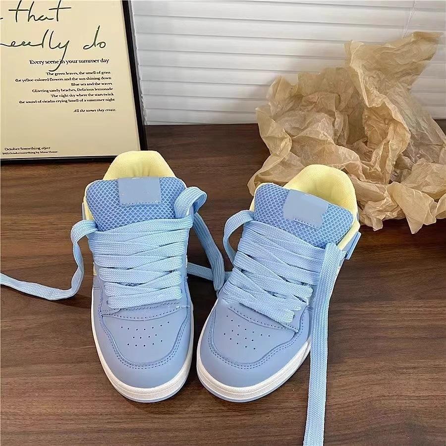 Vår og sommer nye lave sko allsidige avslappede boardsko Hong Kong-stil nisje plattform brødsko damesko