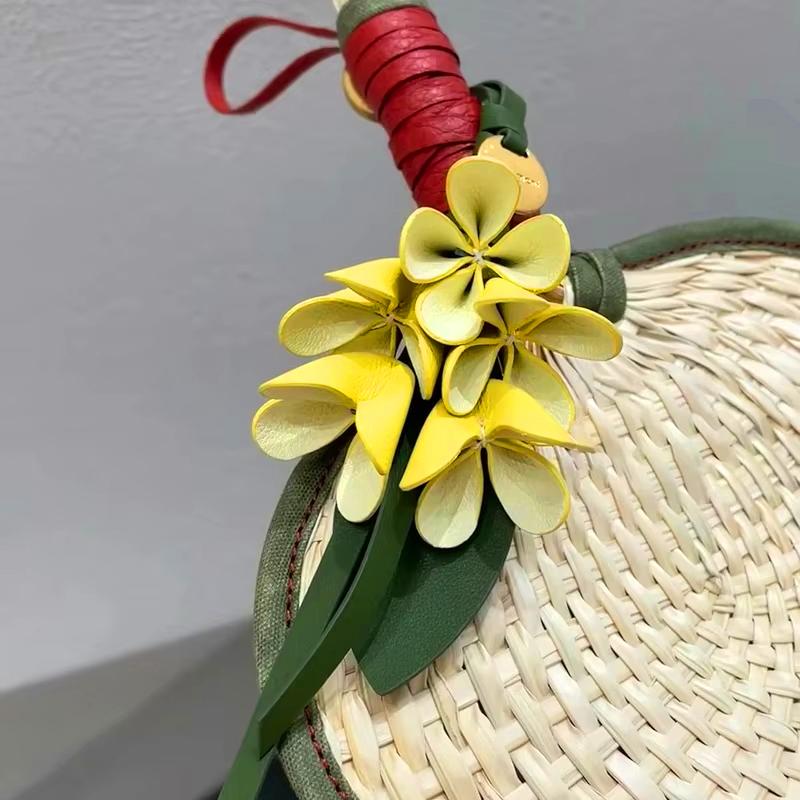 1PC Ornament High-End Osmanthus Shape Exquisite Keychains Fashion Floral Shape Clothing Accessories Multicolor