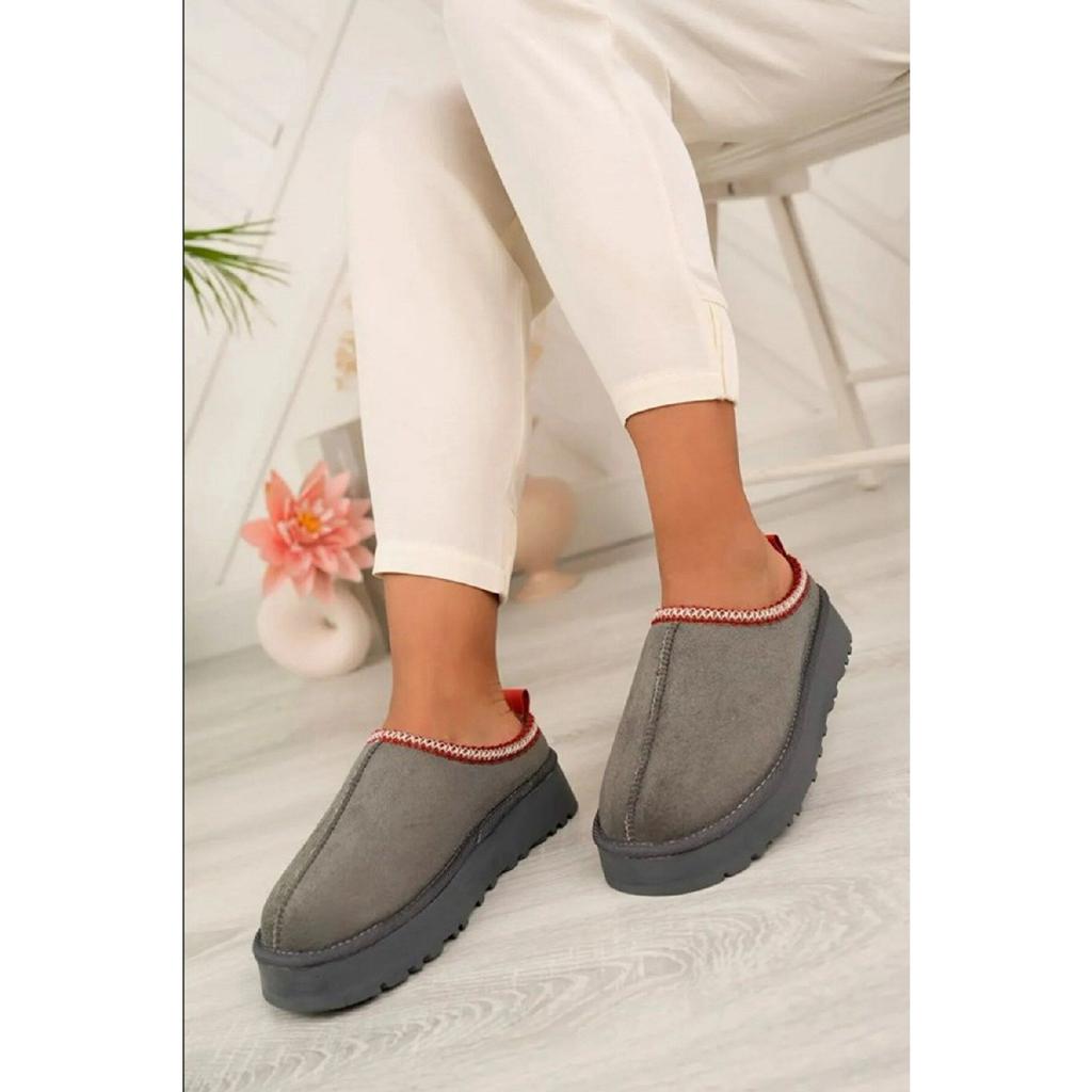 Czarne pluszowe mini buty