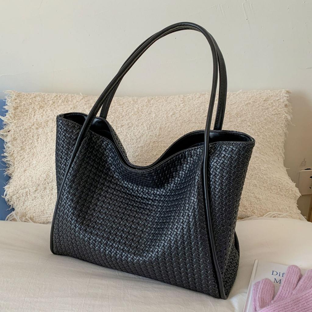 2025 Fashion Popular Casual Commuter Tote Bag Weaving Niche Design Shoulder Bag Retro Casual Armpit Big Bag