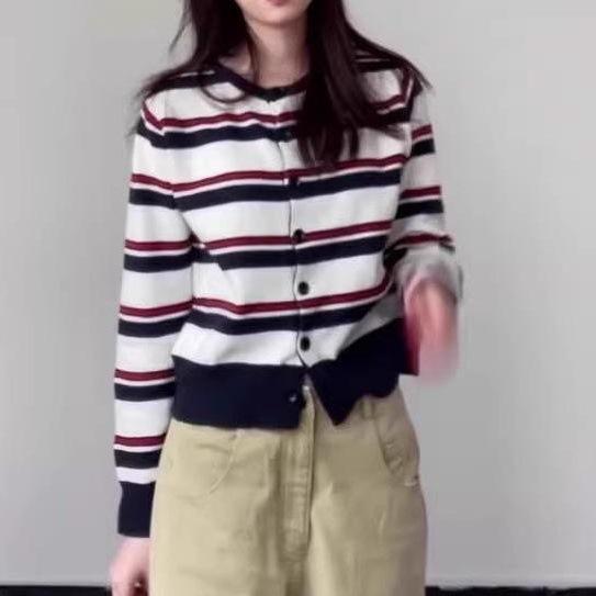 Early autumn contrasting striped knitted sweater top women s Korean wear short small lazy wind sweater cardigan One Size