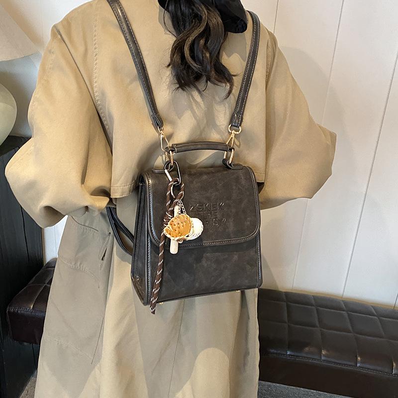 

Повседневный ретро-рюкзак для женщин большой емкости, популярный рюкзак в иностранном стиле, сумка-мессенджер для школьников no pendant чёрный