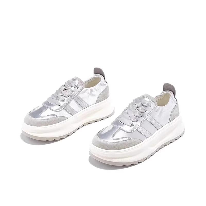 

Маффины универсальные маленькие белые туфли с юбкой толстая подошва женские 2025 новый летний дышащие повседневные спортивные туфли 40 серебряный