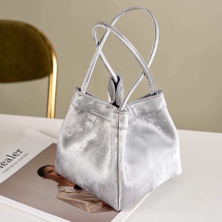 Новый нишевый дизайн квадратная сумка из коровьей кожи китайская сумка-ведро женская наплечная сумка серебряный