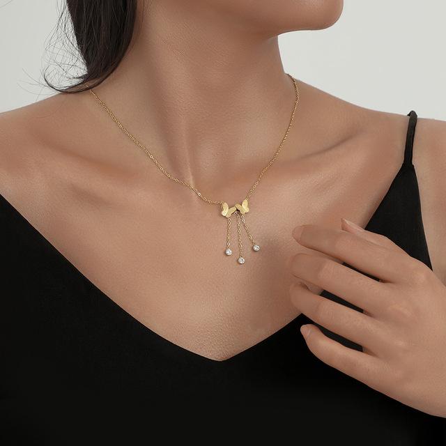 Fashion Trend Personality Double Layer Imitation Pearl Butterfly Pendant Necklace Clavicle Chain Party Jewelry Exquisite Gifts