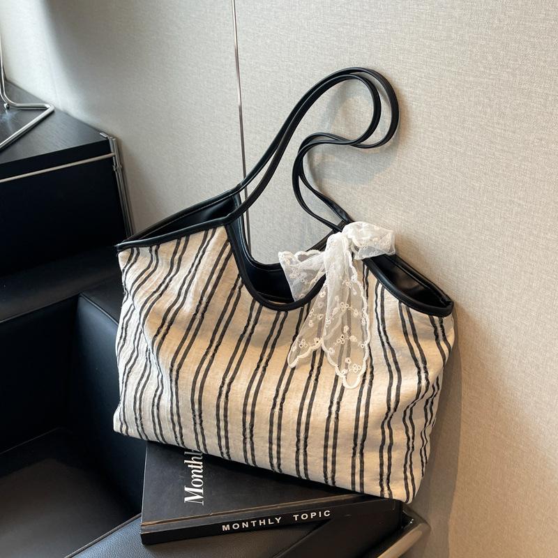 Fashion Striped Handbag 2025 Spring New Simple Shoulder Bag Versatile Popular Women's Bag