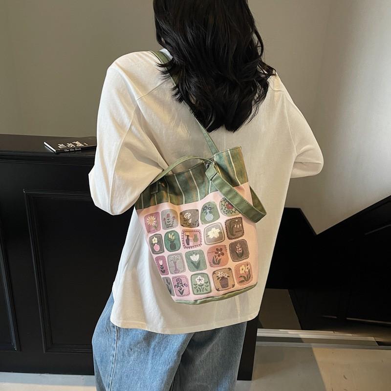 Cartoon Bucket Cloth Bag Women's Large Capacity Commuting Shoulder Cute Bear Armpit Casual Travel Handbag