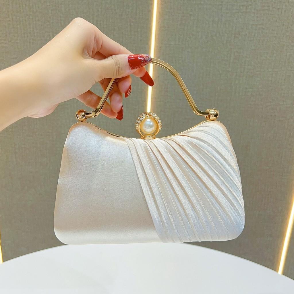 Traditional Chinese Style Bridal Handbag With Polyester Fabric And Lock Closure For Wedding And Daily Use