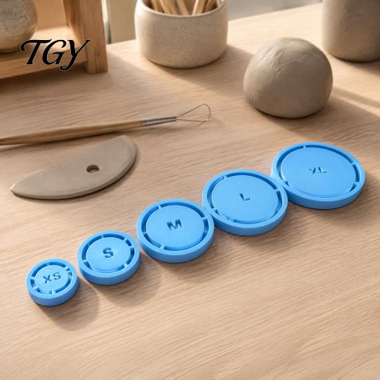 Guida per Rifinire l'Argilla 5 Pezzi Strumento per Anello del Piede della Ceramica, Stampo Riutilizzabile in ABS per Fai-da-te, Strumento di Centratura Allineamento Base Ceramica Fatta a Mano per Ciotole Costanti E