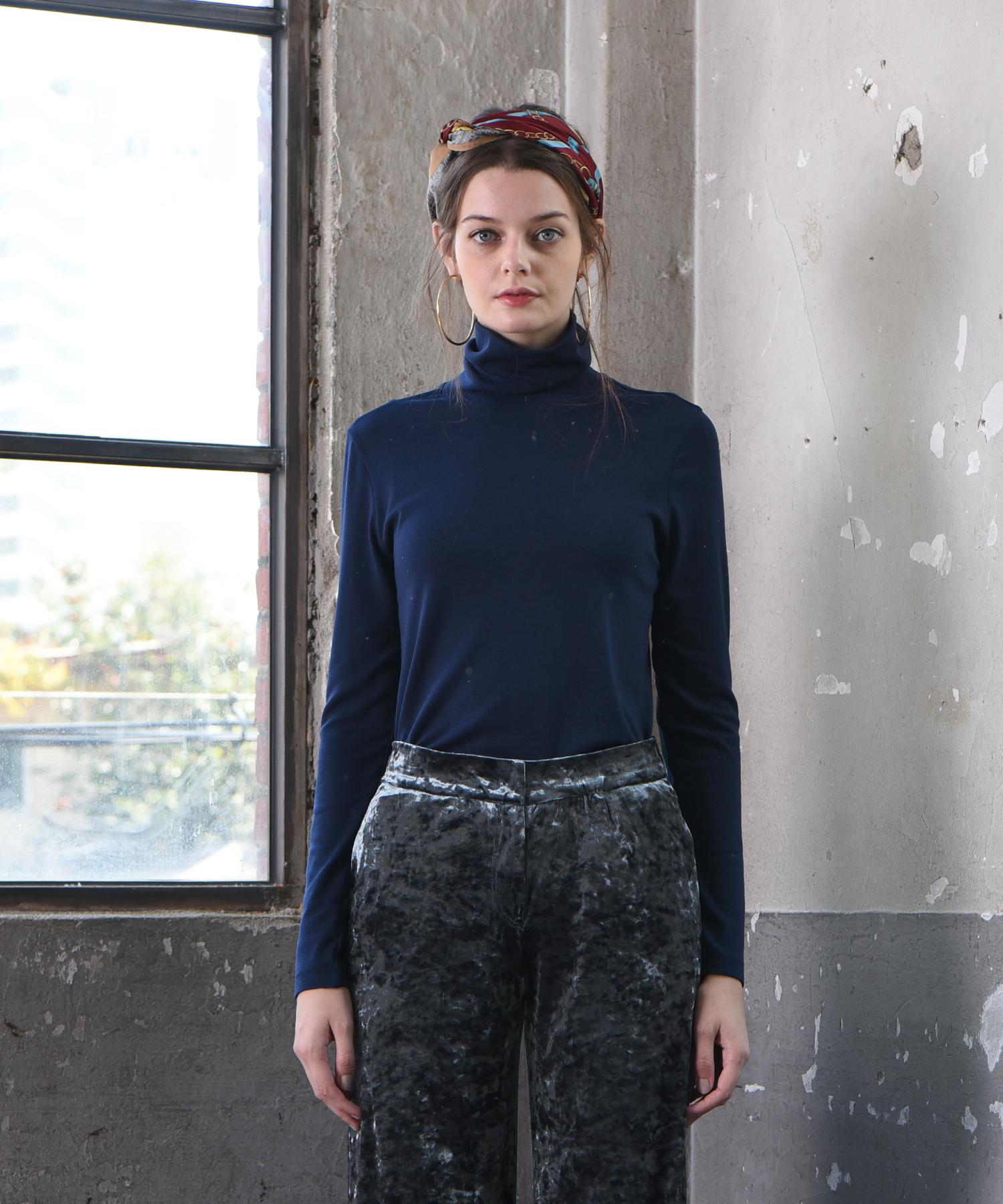 Pin Black Basic Vivid Turtleneck T-Shirt (2 Colors) Navy/Yellow