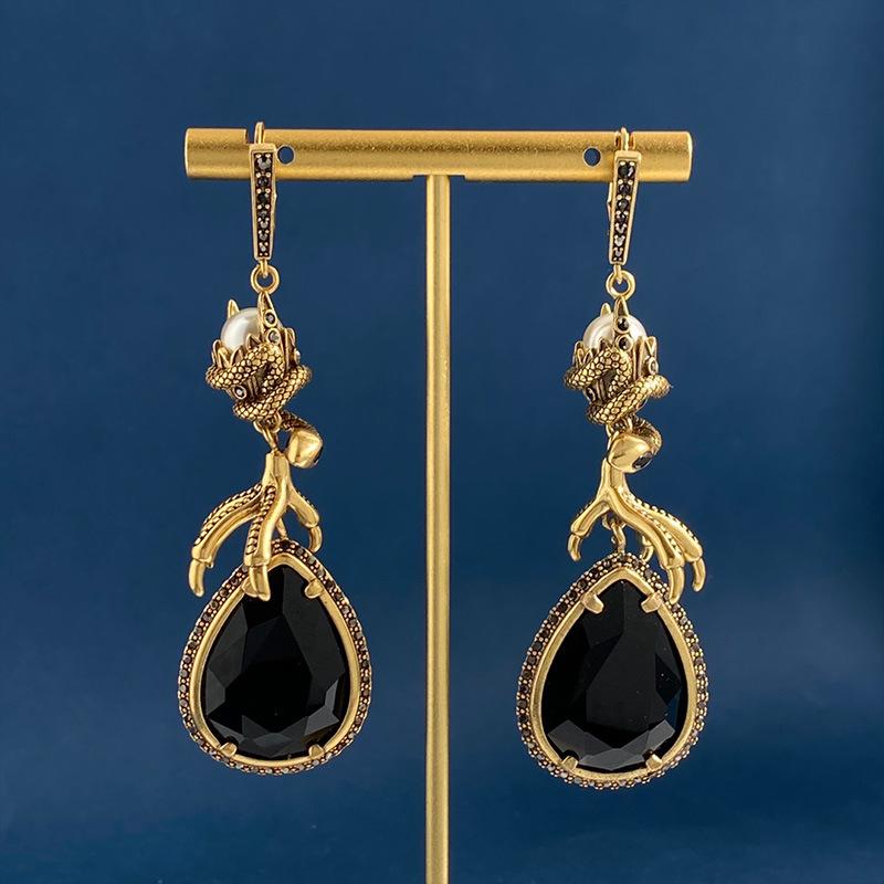 Exaggerated Retro Black Gemstone Earrings, Mai Jialing Snake Eagle Claw Paris Designer Long Water Drop Stud Earrings