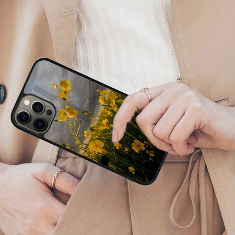 Flowery Buttercup Plant Magnetic Phone Case For APPLE iPhone 17 Air 16 14 13 12 Pro Max 15 Plus Charge With MagSafe Cover