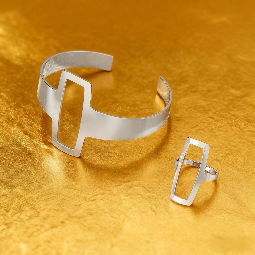 2025 Women's Geometric Open Bangle Ring Set: Metal Design with Retro Flair