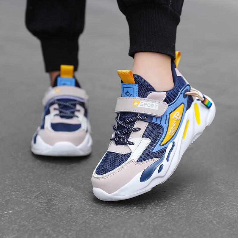 Spring and Autumn new mesh breathable children's sports shoes, light and non-slip boys' casual running shoes, Korean version of fashion shoes