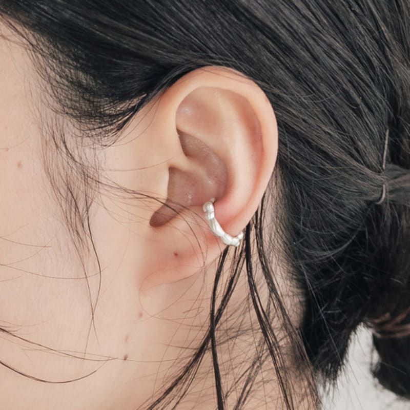 

NUDOOR Dewdrop earcuff Glossy