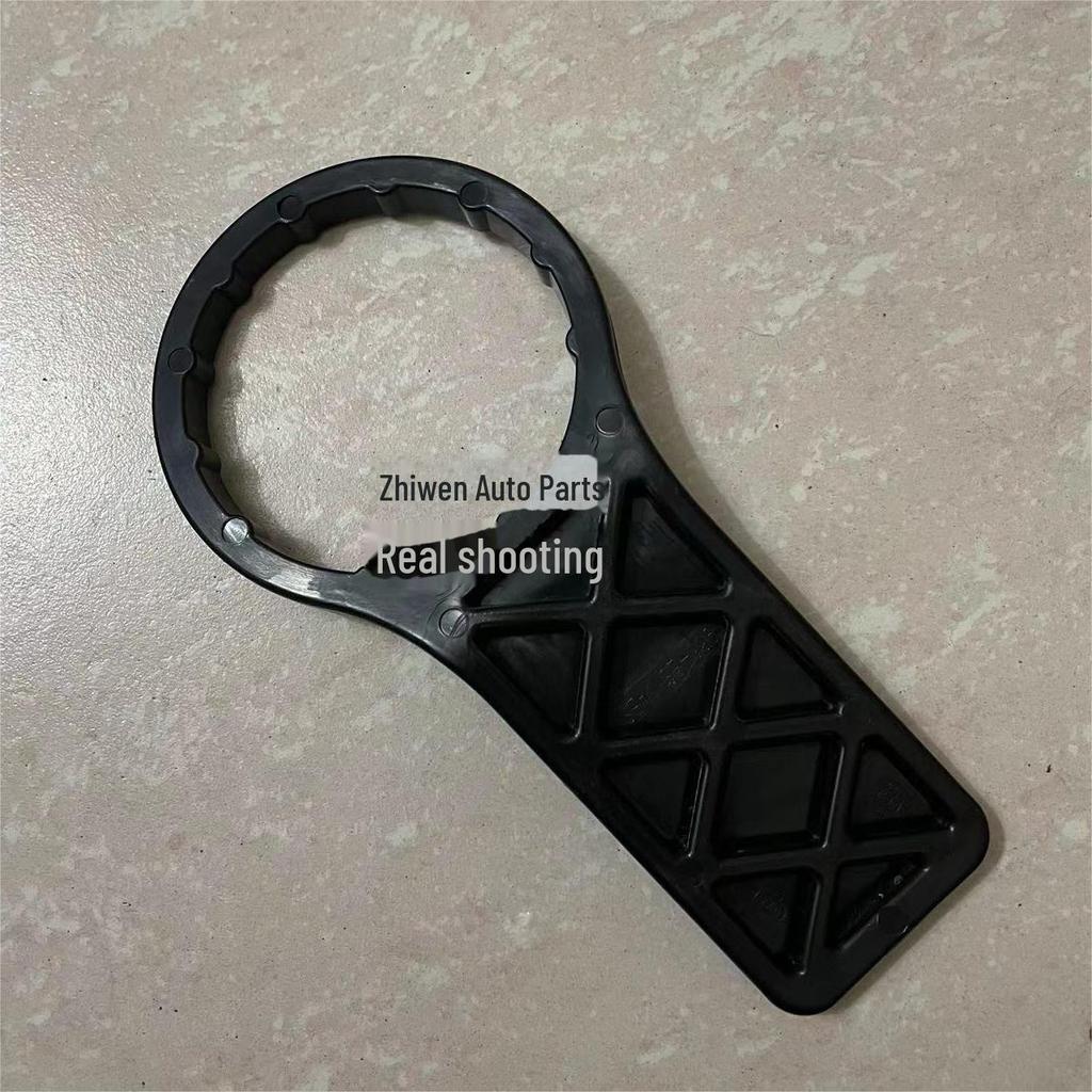 Mercedes-Benz Wheel Hub Cap Wrench for C-Class, E-Class, S-Class, G-Class, AMG Series - Disassembly Tool, Forged 1916 Wrench