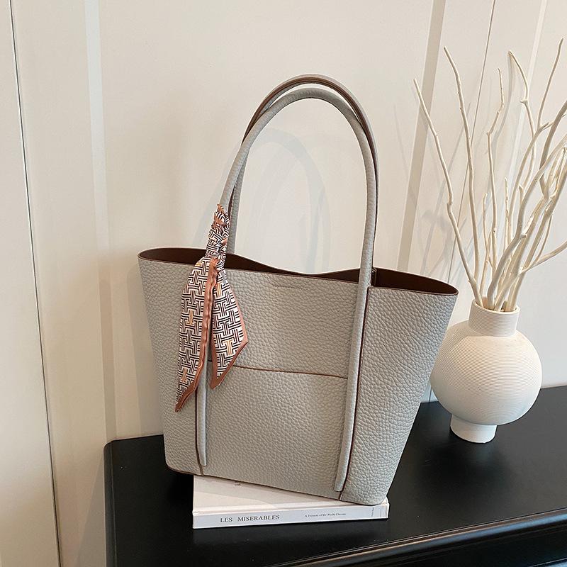 

Bag Women s Bag 2025 New Middle-aged Mom Premium Sense Women s Pillow Bag Old Flower One Shoulder Crossbody Bag Small Square Bag серый