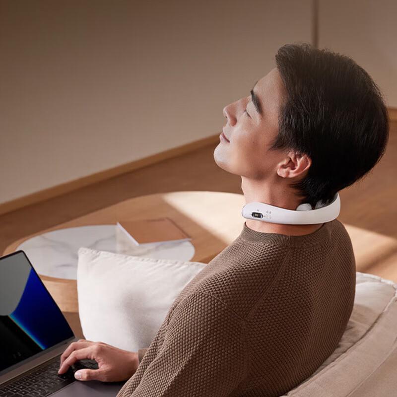 

SKG K5-3 Smart Neck Massager with Heat