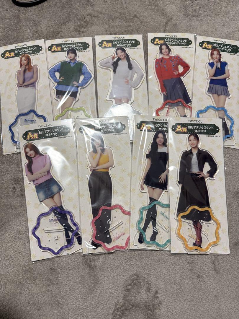 

[USED] TWICE Lottery 2024 Acrylic Stand Complete