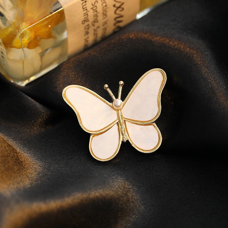 High-End Pearl & Rhinestone Butterfly Brooch for Women's Fashion Suits and Scarves