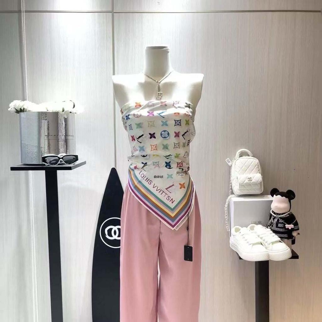 Ouyang Nana Inspiriertes Kirschblüten-Trägerloses Quadratisches Seidentuch - Zweifach verwendbarer Schal und Wickeltuch, Erhältlich in drei Farben