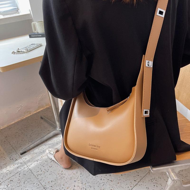 Fashionable Retro Crossbody Bag for Women Versatile Designer Shoulder Handbag Stylish Daily Purse