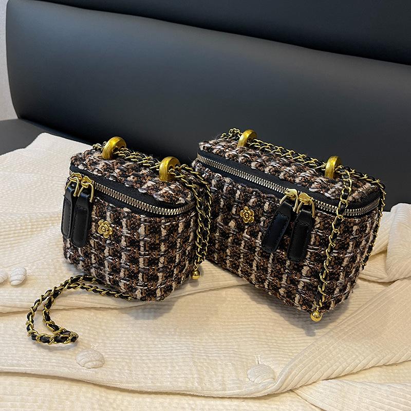 Small Bag Women's New Fashion Knitted Chain Messenger Bag Mini Bag