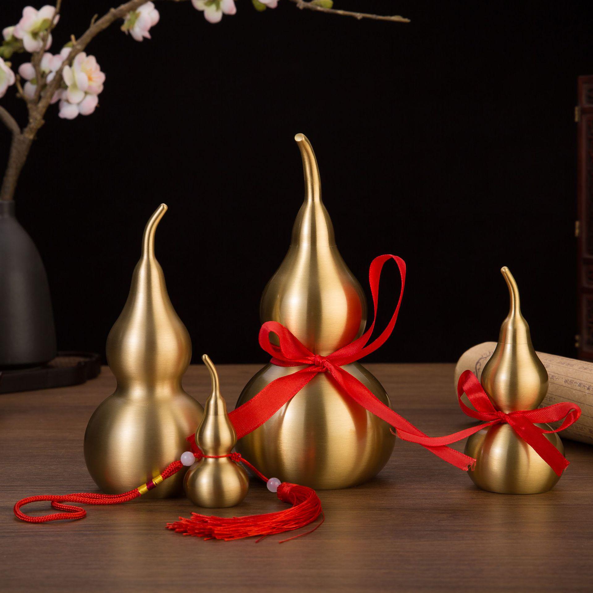 

Exquisite Brushed Brass Gourd Pendant - Home Entrance Ornament & Housewarming Gift