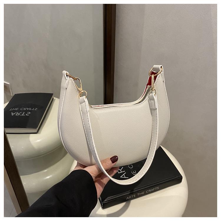 Women's Spring 2025 Crescent Underarm Bag: Stylish, Simple, and Unique Shoulder Bag for Commuting