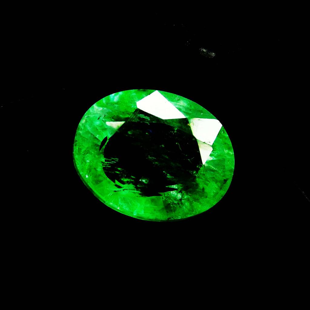 Natural Green Emerald Loose Gemstone Quality Oval Shape 5 ct for Jewelry Making and Gem Collections