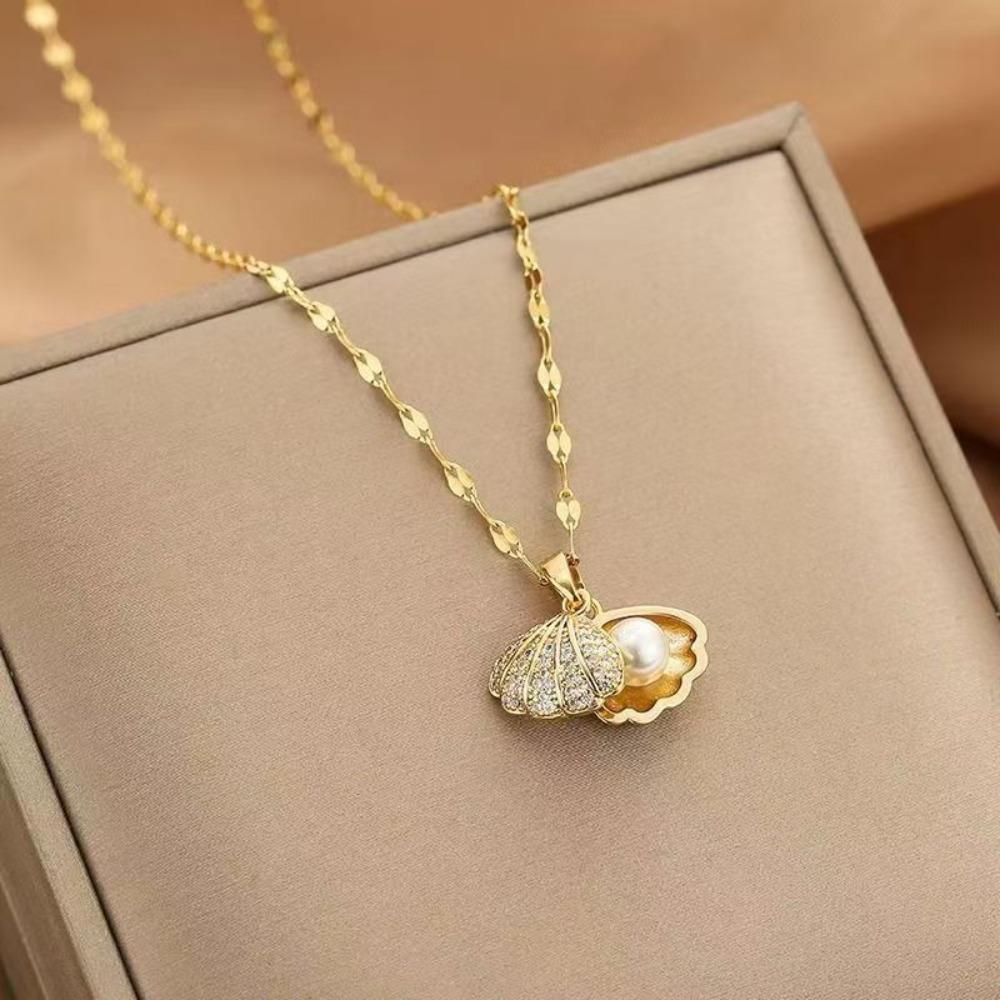 1pc Women s Light Luxury Niche Seashell Necklace, Elegant Fan-shaped Pendant, Collarbone Chain, Seaside Vacation, Outings, Photo