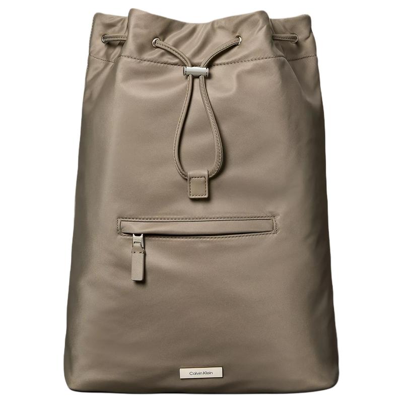 Calvin Klein Silver hardware drawstring closure Regenerated nylon backpack regular men s desert taupe серебряный